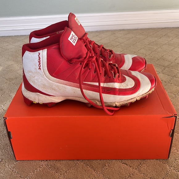 Nike Red Athletic Shoes with Molded Cleats - Picture 3 of 7